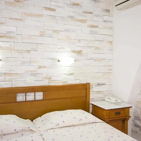 Naxos Holidays Отель 3*
